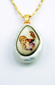 Communion Pendent Boy + Chain